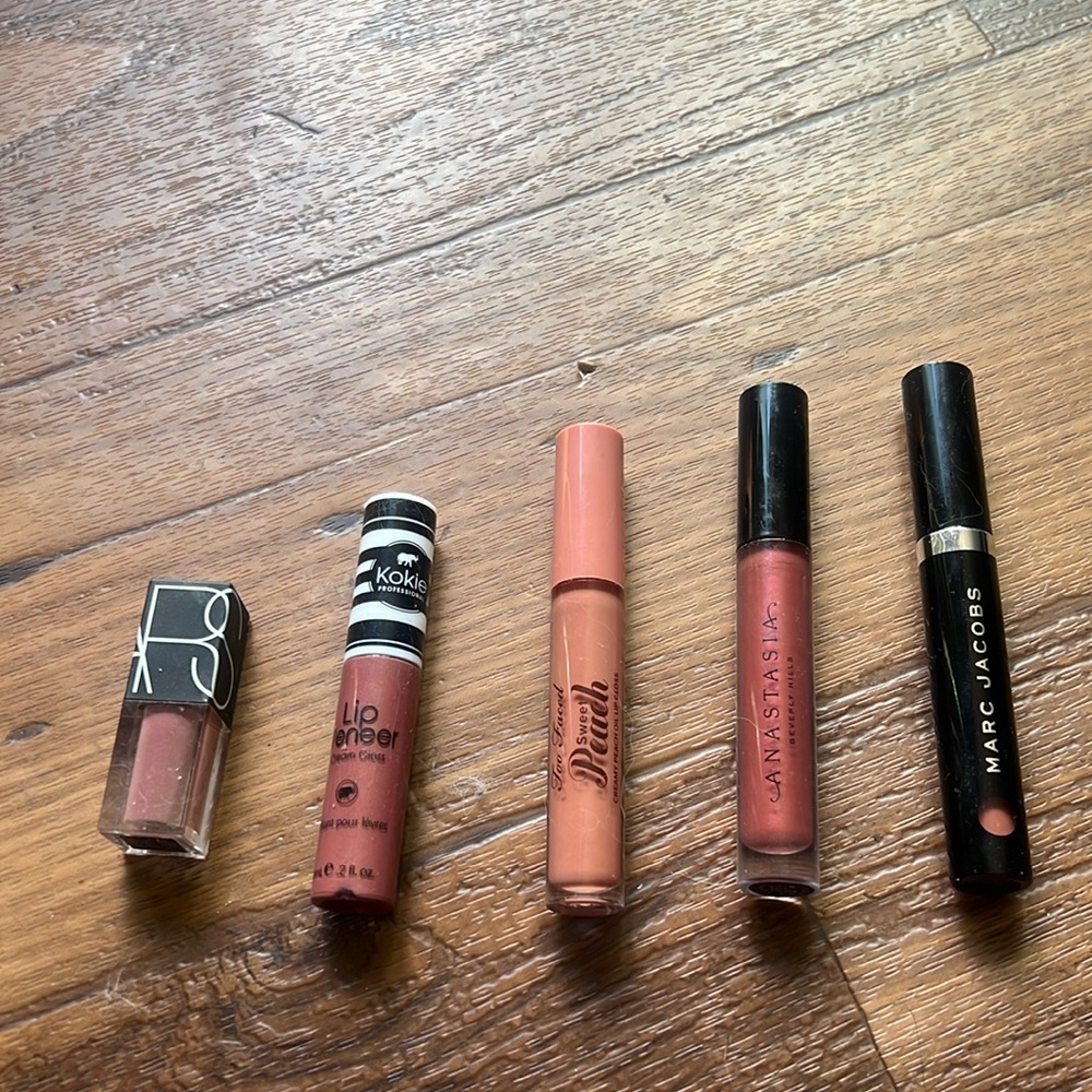 5 Nude Mauve Lip Gloss / Sticks